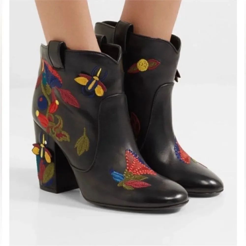 Laurence Decade Embroidered Black Ankle leather Boots, US8